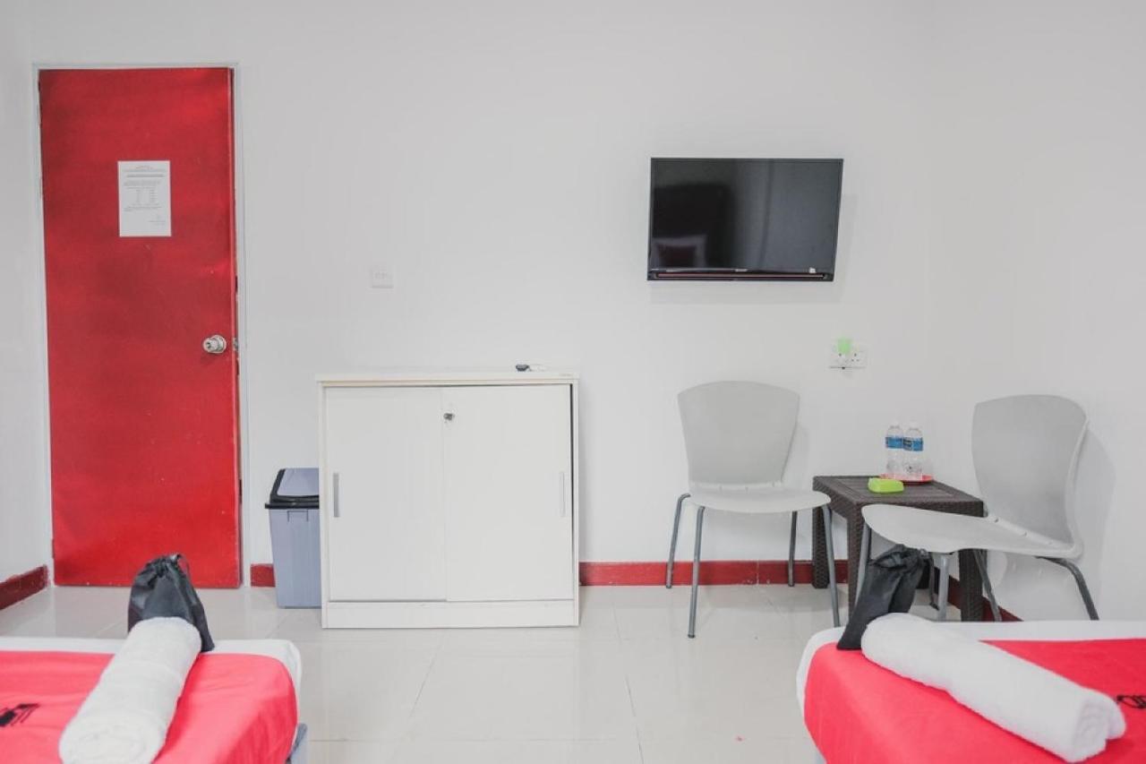 Reddoorz Near Nagoya Hill Batam 4 Hotel Jodoh  Kültér fotó